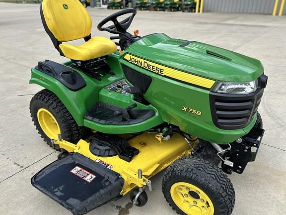Image of John Deere X758 equipment image 2