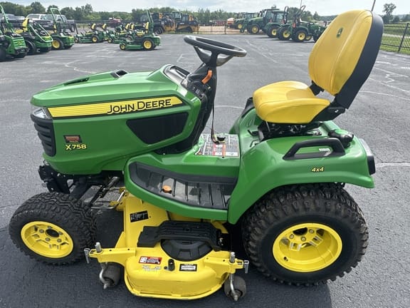 2020 John Deere X758 Equipment Image0