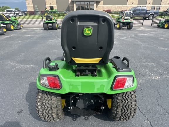 Image of John Deere X758 equipment image 3