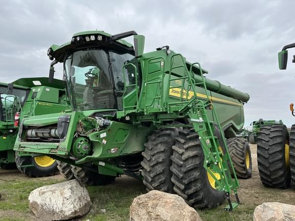 Image of John Deere X9 1000 equipment image 4