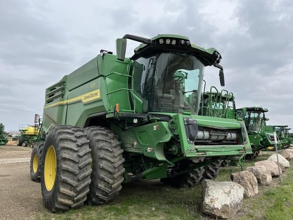 Image of John Deere X9 1000 equipment image 1