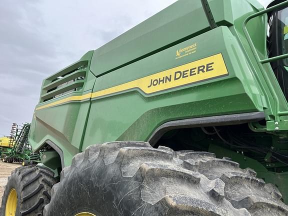 Image of John Deere X9 1000 equipment image 2