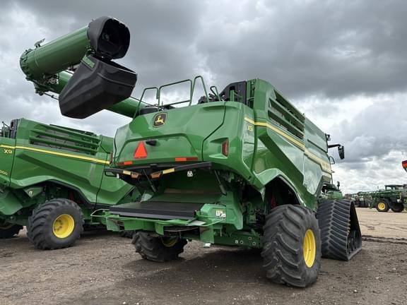 Image of John Deere X9 1000 equipment image 3
