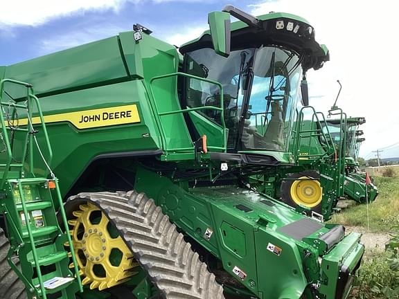 Image of John Deere X9 1100 equipment image 2