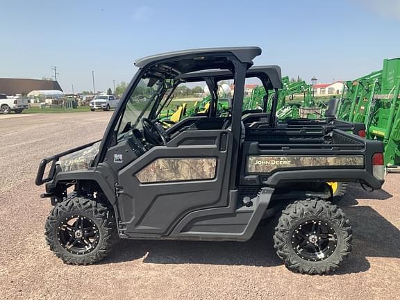 Image of John Deere Gator XUV 835E equipment image 1