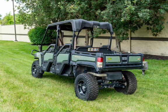 Image of John Deere XUV 825M S4 equipment image 2