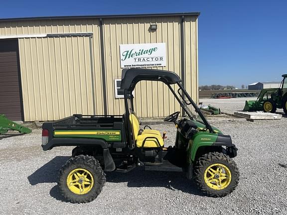 Image of John Deere XUV 825M equipment image 1