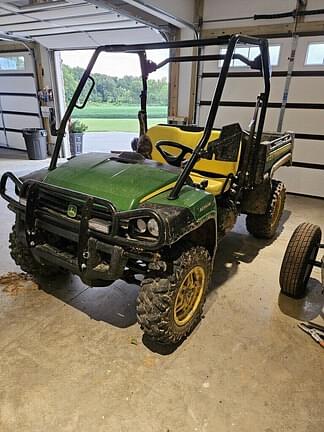 Image of John Deere XUV 825M equipment image 1