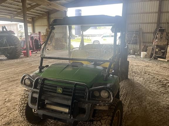 Image of John Deere XUV 825M equipment image 1