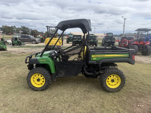 Image of John Deere XUV 825M equipment image 1
