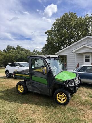 Image of John Deere XUV 835M equipment image 1