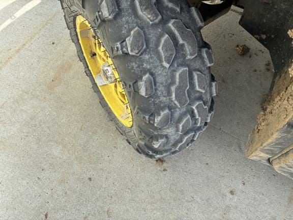 Image of John Deere XUV 835M equipment image 4