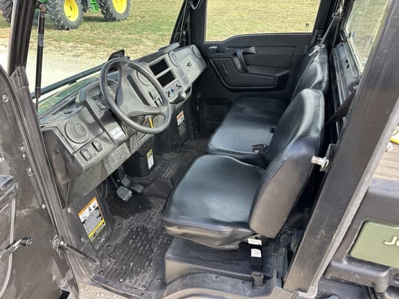 Image of John Deere XUV 835M equipment image 4