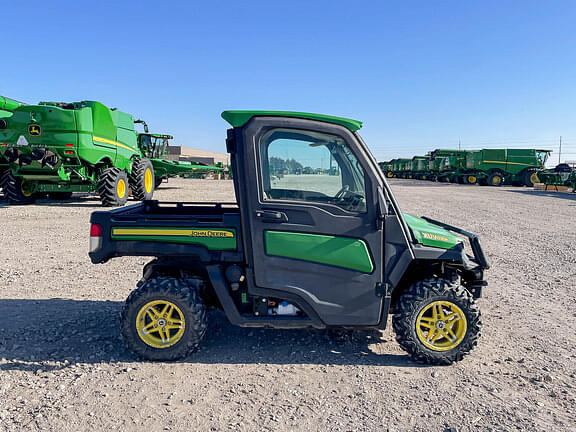 Image of John Deere XUV 835R equipment image 3