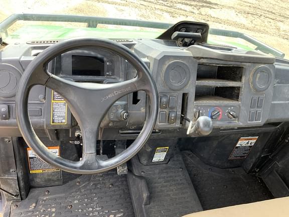 Image of John Deere XUV 835M equipment image 2