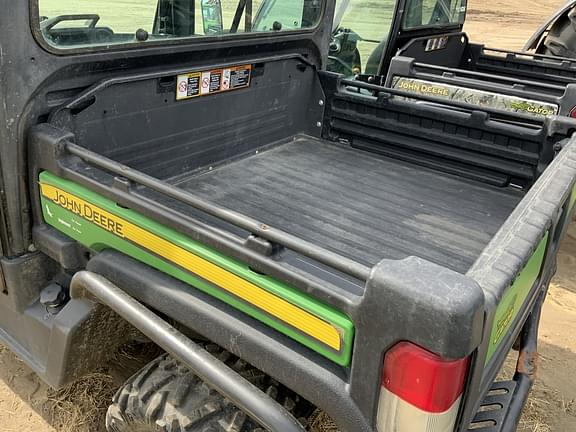 Image of John Deere XUV 835M equipment image 4