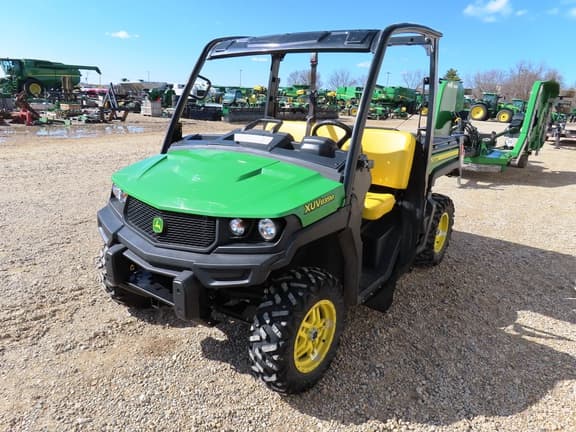Image of John Deere XUV 835M equipment image 4