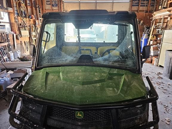 Image of John Deere XUV 835M equipment image 2