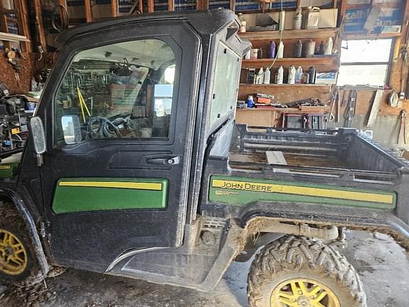 Image of John Deere XUV 835M Primary image