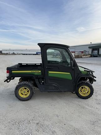 Image of John Deere XUV 835M equipment image 2