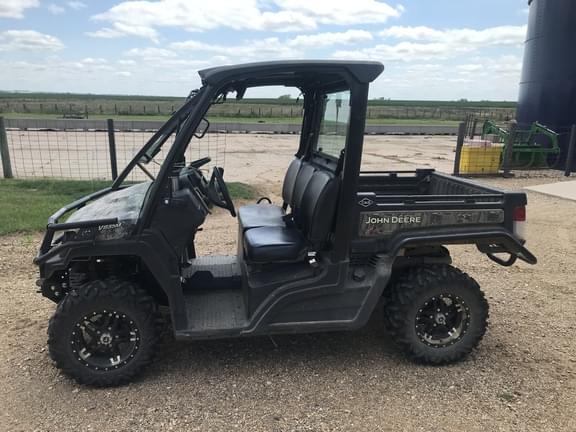 Image of John Deere XUV 835M equipment image 2