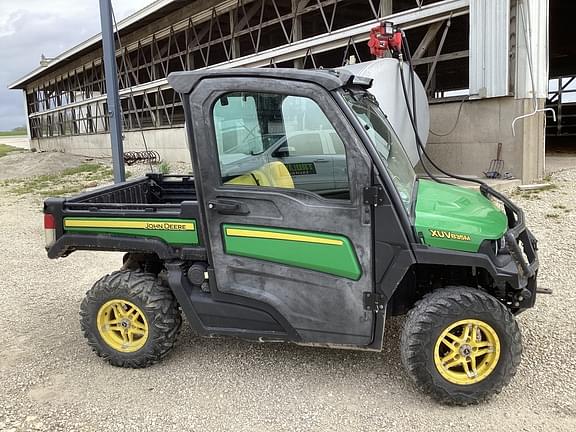 Image of John Deere XUV 835M Primary image