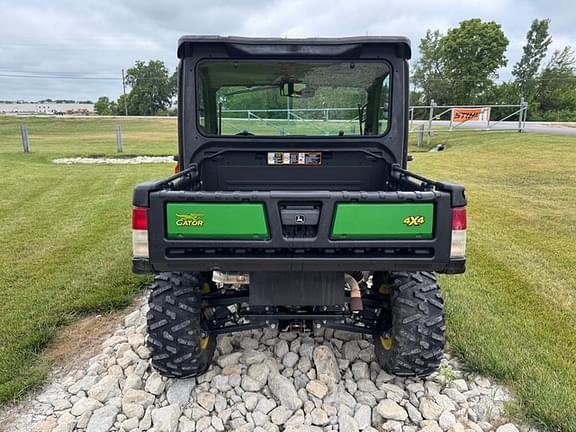 Image of John Deere XUV 835M equipment image 3