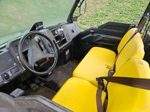 Image of John Deere XUV 835M equipment image 4