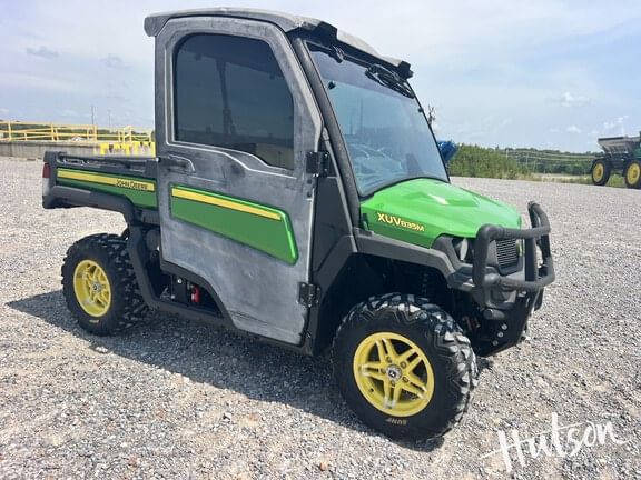2020 John Deere XUV 835M Equipment Image0