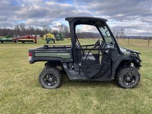 2020 John Deere XUV 835M Image