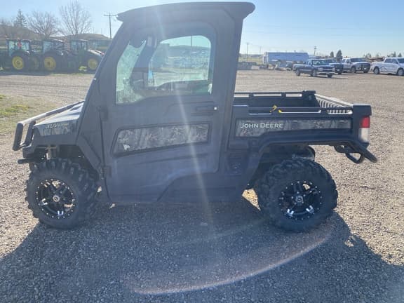 Image of John Deere XUV 835M equipment image 1