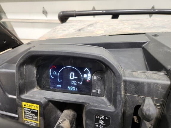 Image of John Deere XUV 835M equipment image 1