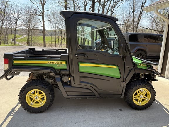 2020 John Deere XUV 835M Equipment Image0