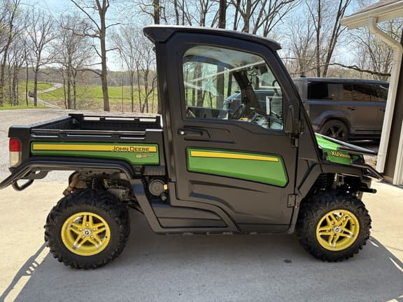 Image of John Deere XUV 835M Primary image