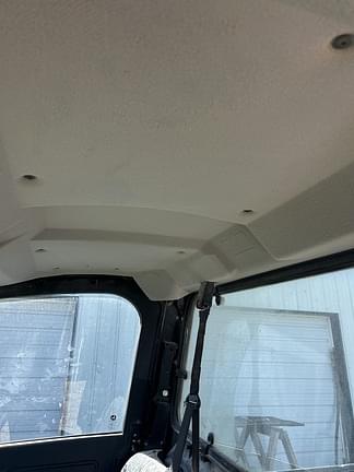 Image of John Deere XUV 835M equipment image 4