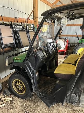 Image of John Deere XUV 835M equipment image 1