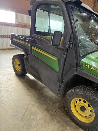 Image of John Deere XUV 835M equipment image 2