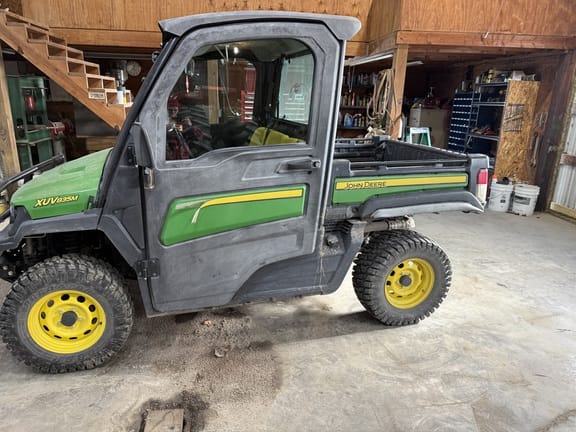 2020 John Deere XUV 835M Equipment Image0