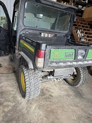 Image of John Deere XUV 835M equipment image 4