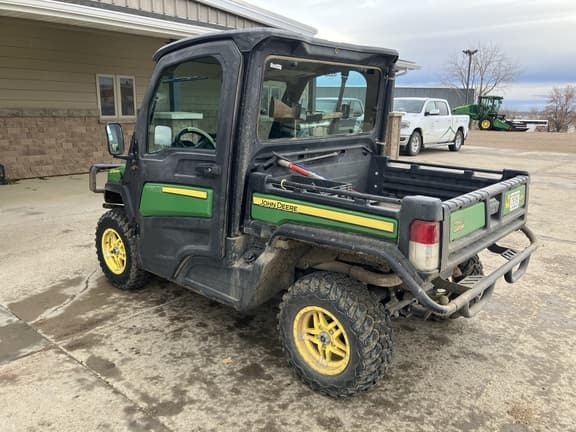 Image of John Deere XUV 835M equipment image 1