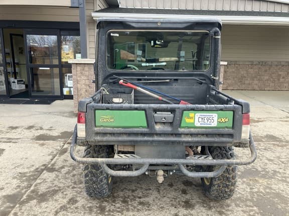 Image of John Deere XUV 835M equipment image 2