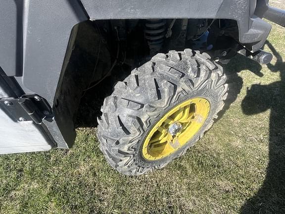 Image of John Deere XUV 835M equipment image 4