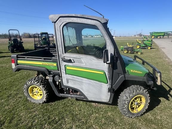 Image of John Deere XUV 835M equipment image 1