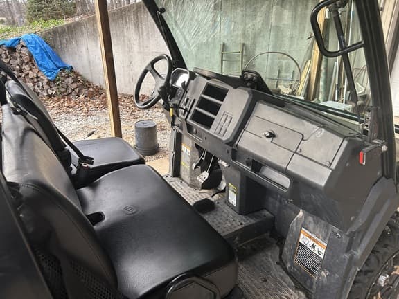 Image of John Deere XUV 835M equipment image 4