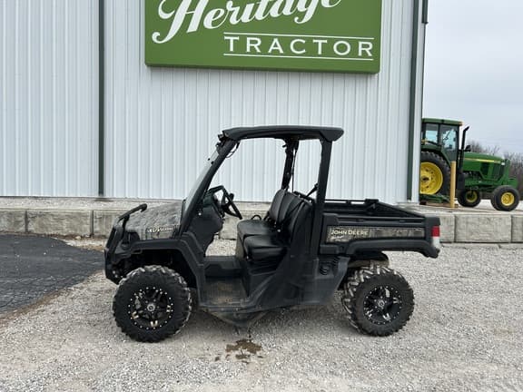 Image of John Deere XUV 835M equipment image 1