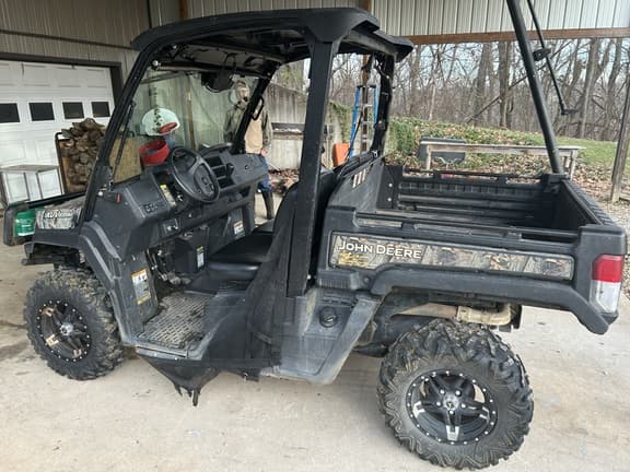 Image of John Deere XUV 835M equipment image 1