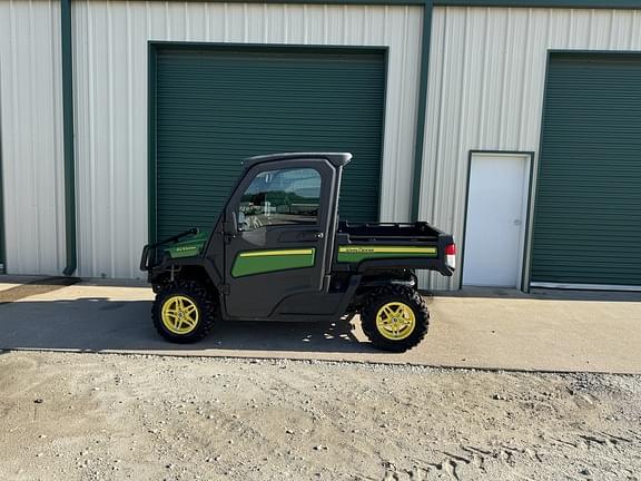 Image of John Deere XUV 835M Primary image
