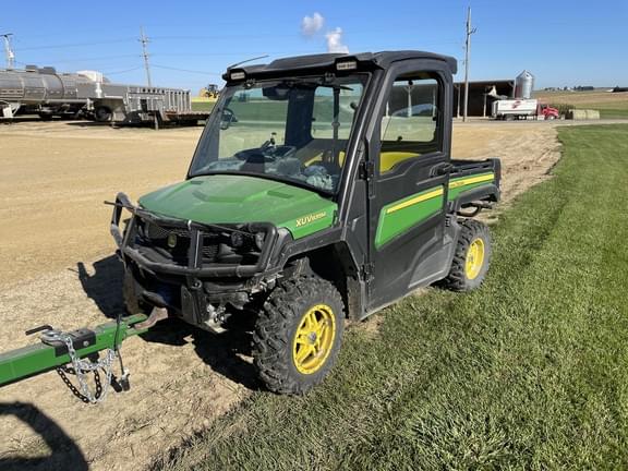 Image of John Deere XUV 835M Primary image