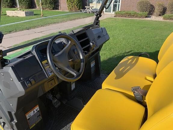 Image of John Deere XUV 835M equipment image 4