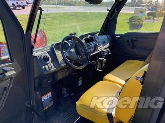 Image of John Deere XUV 835M equipment image 4